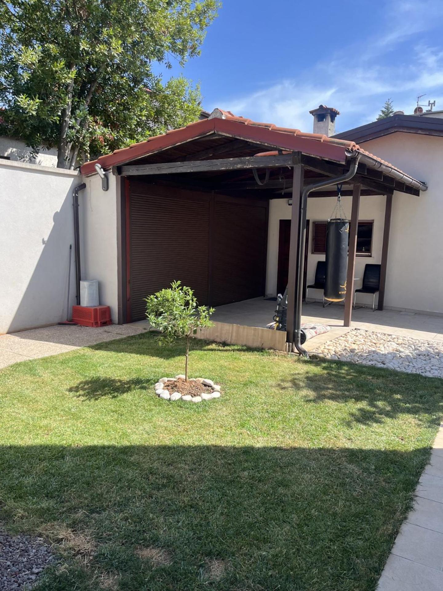 Small House Nea In City Center-With Free Parking Pula Extérieur photo