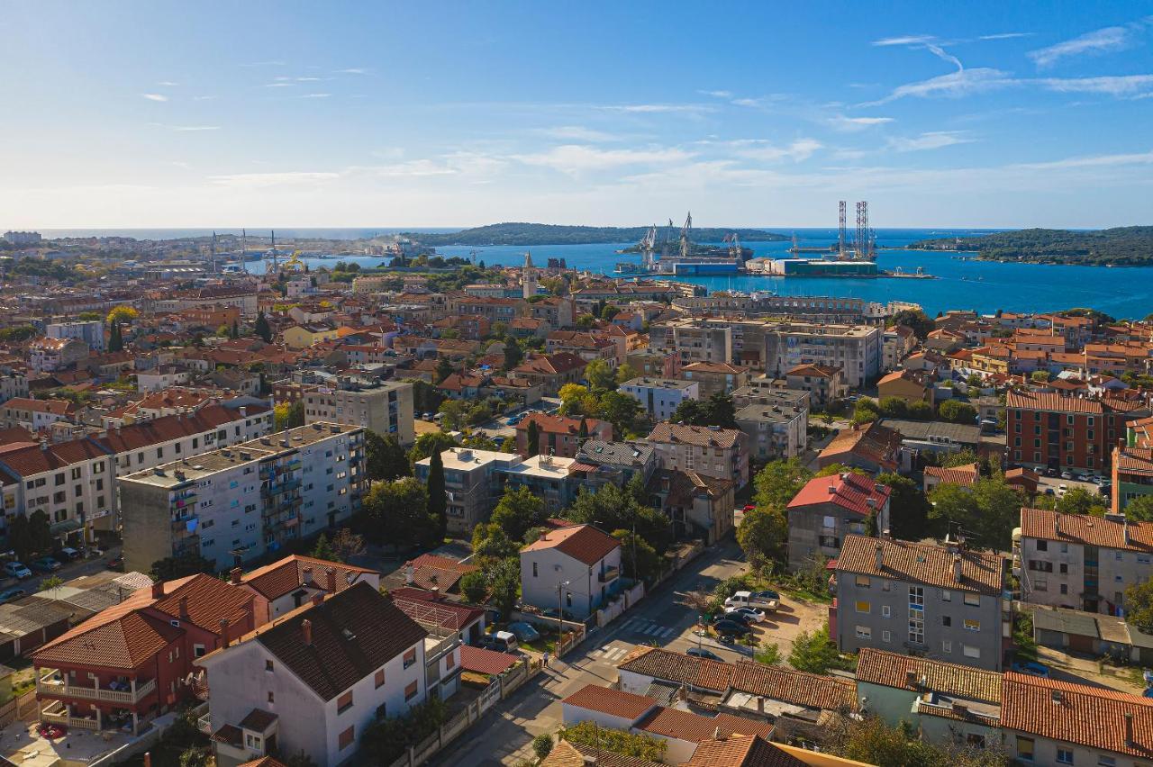 Small House Nea In City Center-With Free Parking Pula Extérieur photo